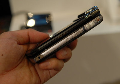 日立Mobile Hi-Vision Cam Wooo手机 22年前的超前移动影像探索